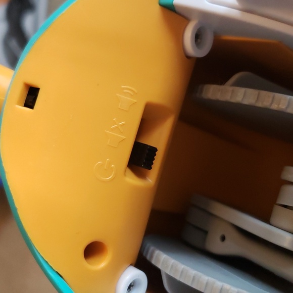 Electric Walking Crab Toy - Picture 4 of 5